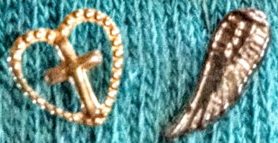 11 Single Earrings - Thumbnail 2