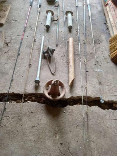 old boat parts and fishing poles and tackle - Thumbnail 6