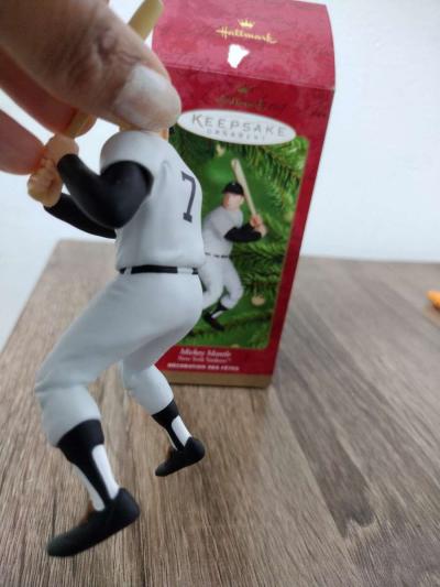 Mickey Mantle NY Yankees Hallmark Keepsake Ornament QXI6804 - Thumbnail 4