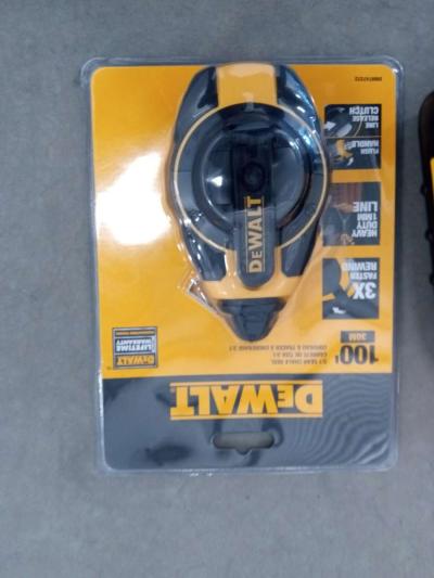 the chalk reel and orange chalk DeWalt - Thumbnail 4