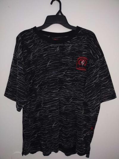 Quiksilver x Stranger Things Lovers Lake TShirt MENS SIZE L - Thumbnail 2