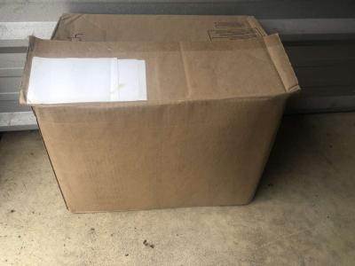 Box of Hangers - Thumbnail 2