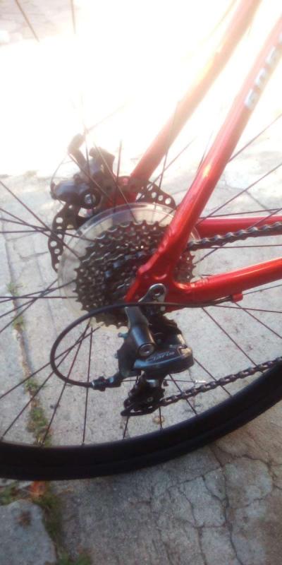 Windsor cabron fiber and aluminum bike  and speed got 8 gear - Thumbnail 2