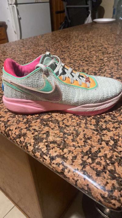 lebron 20 machine - Thumbnail 3