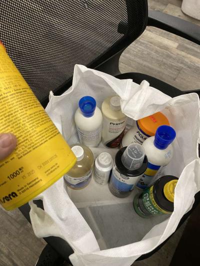 Red Parrot enhancing color food - Thumbnail 3