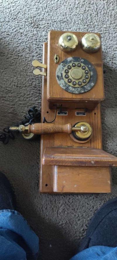 old phone for sale - Thumbnail 2