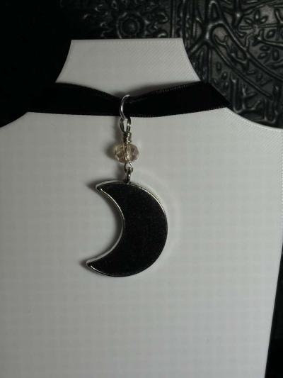 Crystal Crescent Choker - Thumbnail 3