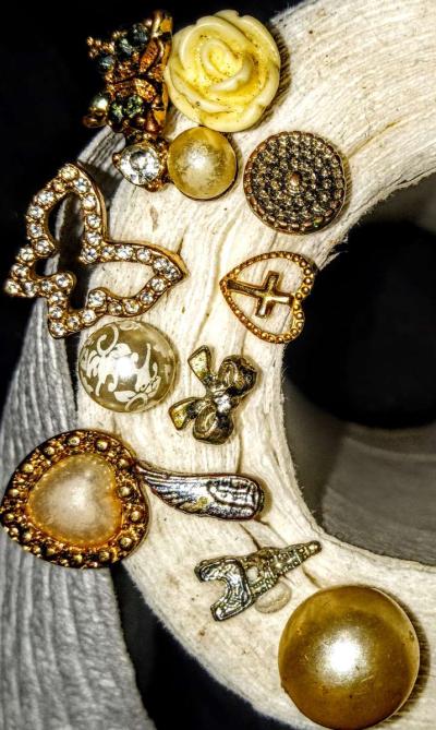 11 Single Earrings - Thumbnail 5