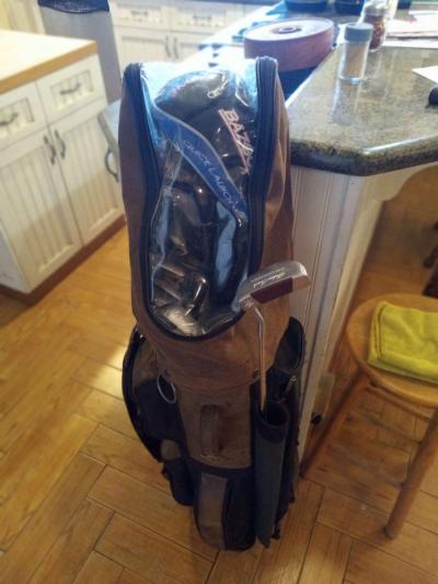 golf bags and clubs - Thumbnail 2