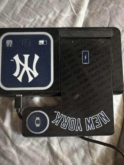 New York Yankeees wireless charger - Thumbnail 4