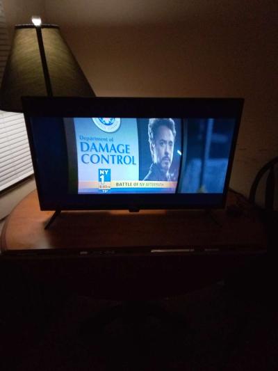 ONN ROKU TV 32 INCH - Thumbnail 3