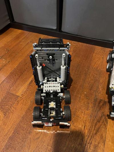 built Lego technic Mack anthem truck - Thumbnail 6