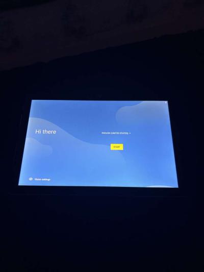 Tablet in good condition no scratches need a USB charger - Thumbnail 3