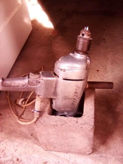 Electric drill - Thumbnail 2