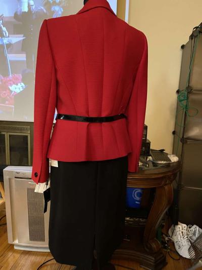 NWT Womens Tahari Red Two Piece Suit Size 6 - Chicago Heights, Illinois
