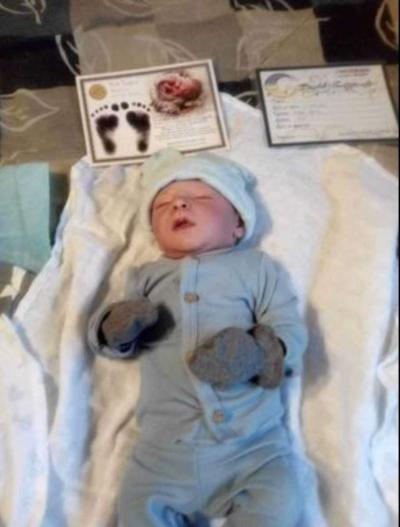 Realborn Darren asleep - Thumbnail 2