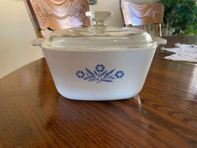 vintage Pyrex casserole dish and bowls - Thumbnail 2