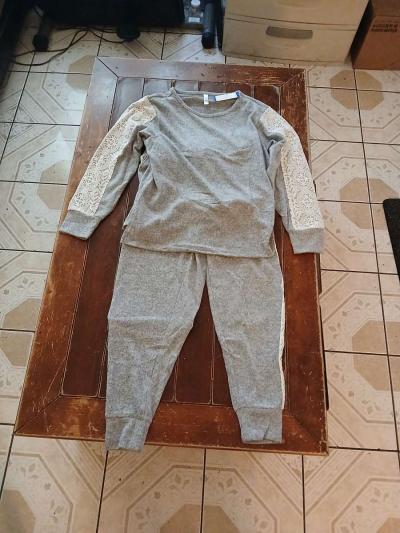 Flora Nikrooz Women 2 Piece Gray Pajama SZ Size L - North Hollywood, California