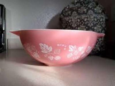 Pink Pyrex vintage bowls and casserole dishes set - Thumbnail 5