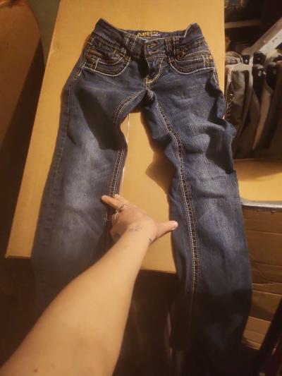 6 pairs of pants also 2 Capri - Thumbnail 4