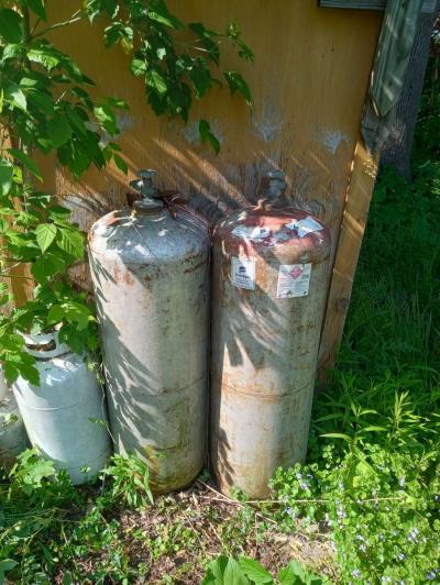 propane tanks - Thumbnail 2