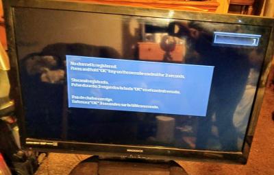 TV  PATIO TABLE AND CHAIR WALL DECOR AND MORE - Thumbnail 4