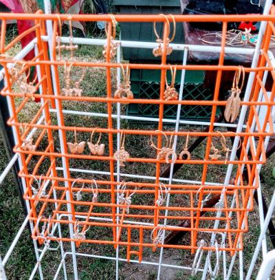 INDOOR OUTDOOR ITEMS GOLF CLUBS  JEWLERY AND CLOTHING - Thumbnail 3