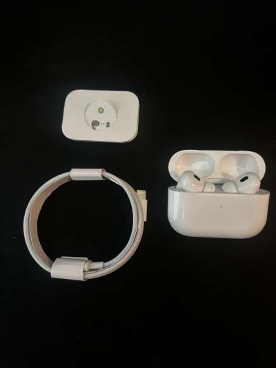 Airpods Pros 2nd gen - Thumbnail 4