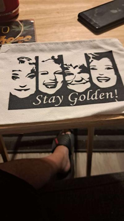 golden girls  make up  bag  cash only - Porterville, California