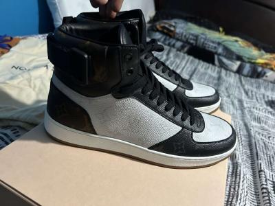 Louis vuitton Rivoli MonogramHigh Top Sneakers - Thumbnail 4