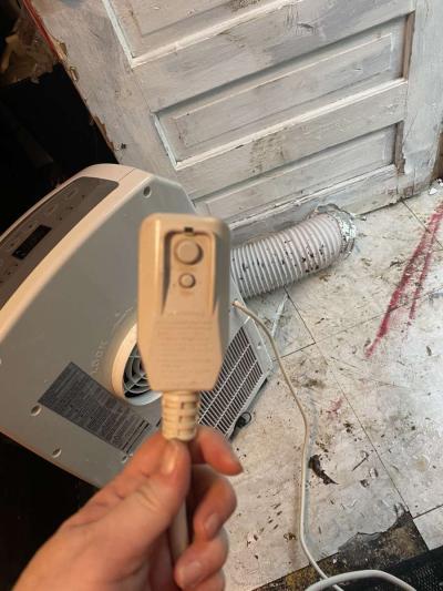 LG portable air conditioner 10000 BTU - Thumbnail 4