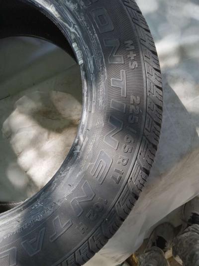 tires 225 65 R 17 - Thumbnail 2