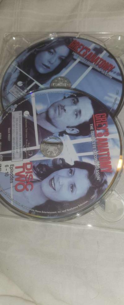 season 1 of stays anatomy good condition - Thumbnail 3