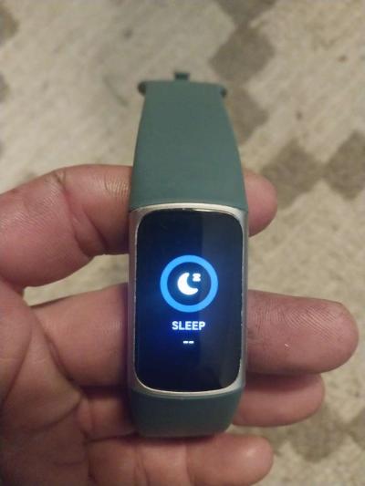 Brand New Fitbit Change 5 smartwatch with a extra - Thumbnail 6