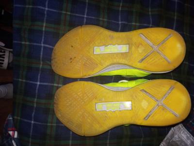 LeBron Volt 19 Yellow - Thumbnail 3