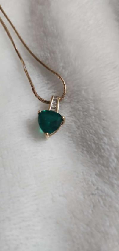 helzberg diamonds 17 CT emerald pendant
