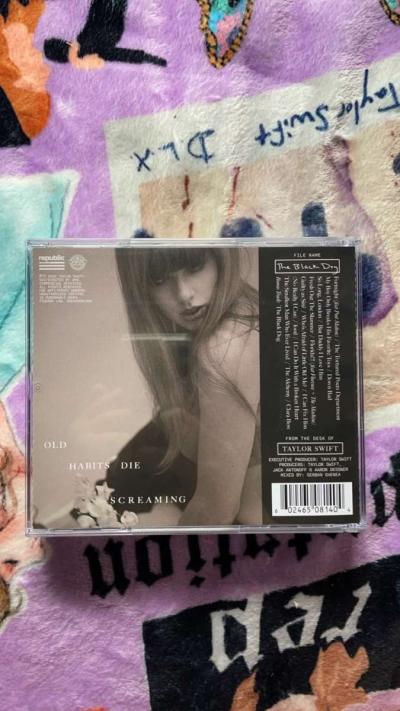 Taylor Swift The Black Dog Collectors CD - Thumbnail 2