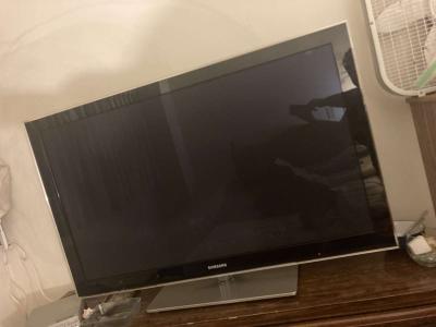 tv with remote - Thumbnail 1