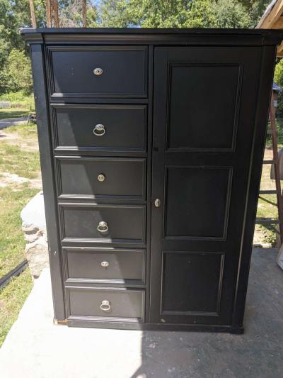 black Dresser with slide out ball bairen drawers - Thumbnail 2