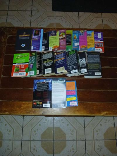 Lot Of 21 Horror Books - Thumbnail 2