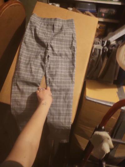 6 pairs of pants also 2 Capri - Thumbnail 3