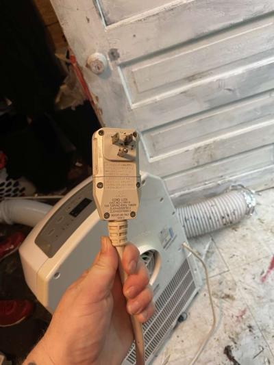 LG portable air conditioner 10000 BTU - Thumbnail 3