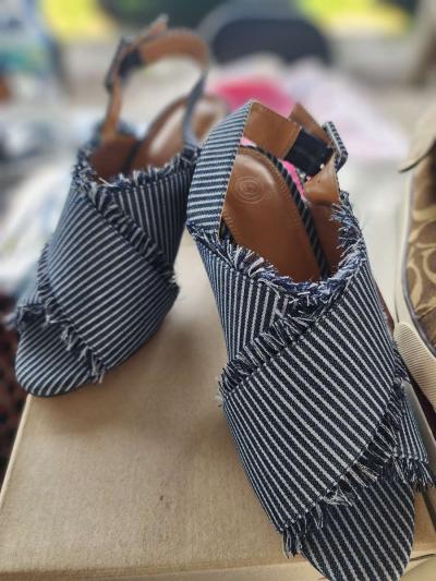 Urban Outfitters - Thumbnail 2