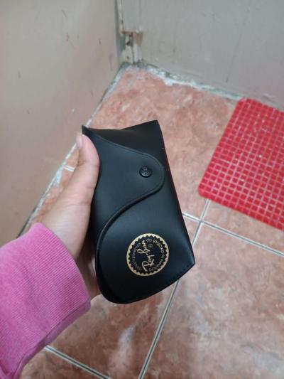 ray bans glasses and a old nintendo gameboy - Thumbnail 2