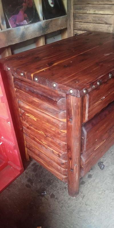 Cedar log three drawer dresser - Thumbnail 4