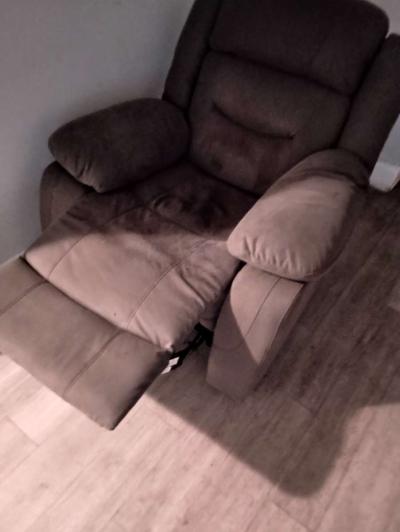 the recliner - Thumbnail 2