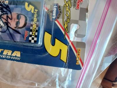 Autographed KYLE BUSCH toy car unopened - Thumbnail 4