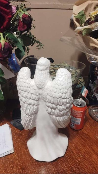 white ceramic Angel - Thumbnail 2