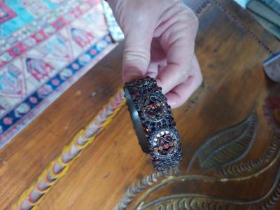 sorrelli cuff hand set crystals Vintage  against bronze - Thumbnail 5