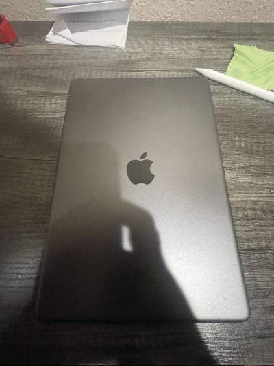 iPad 7th gen with Apple Pencil included - Thumbnail 4